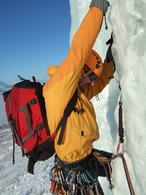Calle P starts into the steep stuff on Svordomar och brutna spetsar