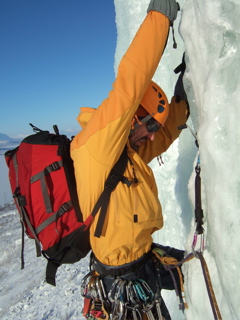 Calle P starts into the steep stuff on Svordomar och brutna spetsar