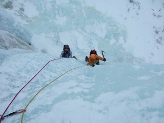 Tommy and Calle follow on a rope each