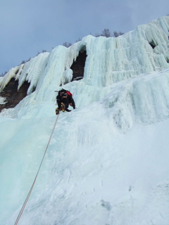 Per B trails a rope on the lower section of Adeln har kastat vatten