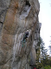 H&aring;kan cleans Crack-a-go-go