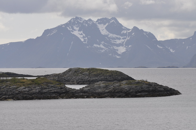 Looking west from Henningsv&aelig;r