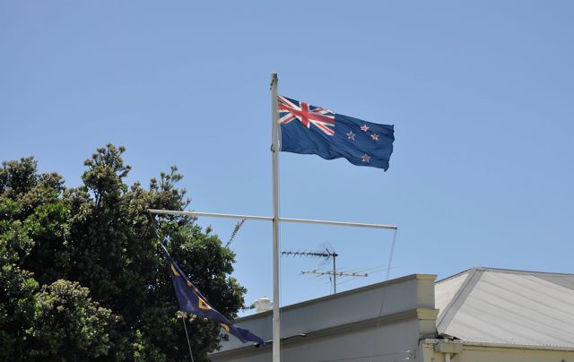 NZ_flag_Onehunga_jan11_RMcG_0219c