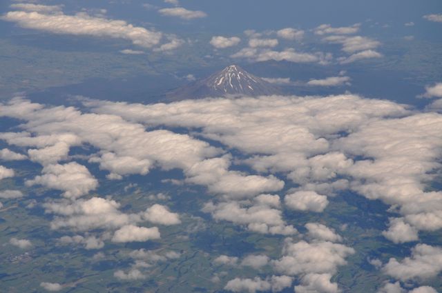 Egmont_from_air_110108_RMcG_0172w