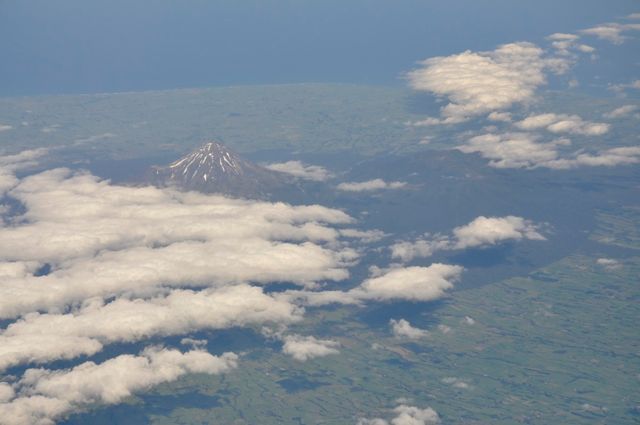 Egmont_from_air_110108_RMcG_0182w