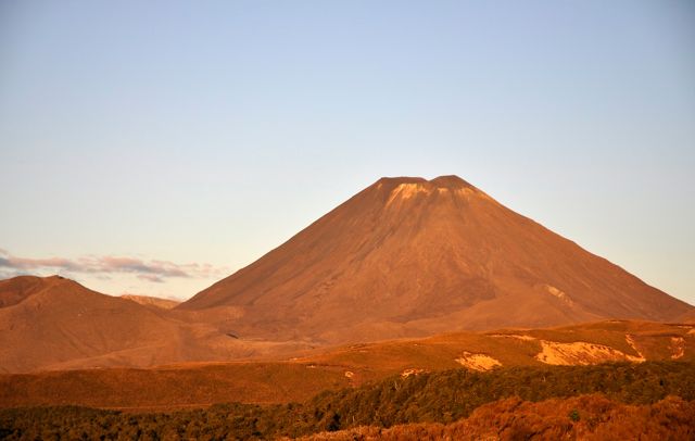 Ngauruhoe_sunset_jan11_RMcG_0307cw