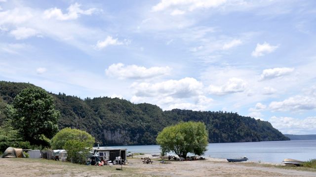 WhanganuiBay_jan11_RMcG_0441w