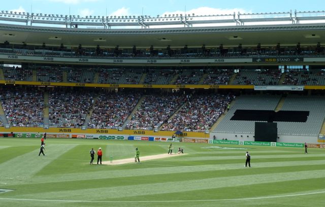 NZvPakistan_EdenPark_dec10_RMcG_10932c