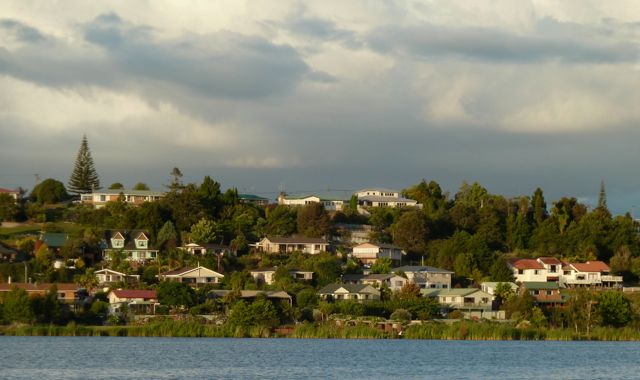 LakeHakanoa_Huntly_jan11_RMcG_30109c