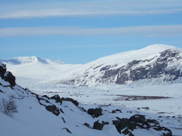 Peaks beyond the head of the lake